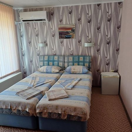 Enjoy Guest House Golden Sands Exterior photo